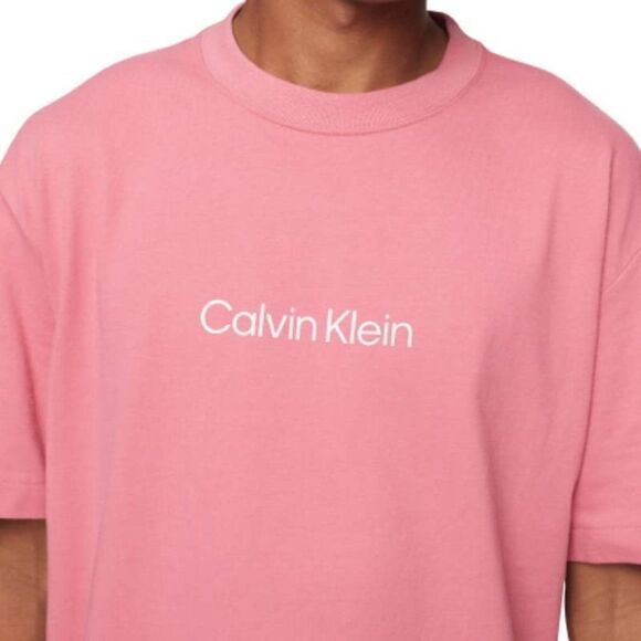 Calvin Klein Men's Relaxed Fit Standard Logo Crewneck Graphic T-Shirt - Picture 2 of 5